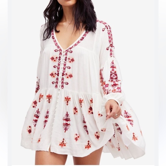Free People Adrianna Embroidered White and Red Flowy High Low Tunic Medium - Picture 1 of 11